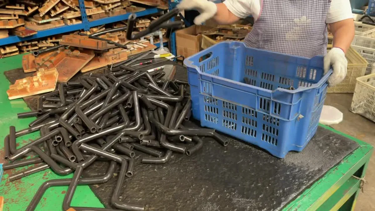Sorting and inspecting parts